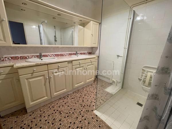 Maison 260 m2 avec garage dépendance et Jardin