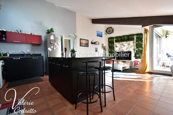 À vendre – Appartement T3 de 96 m² avec vue mer imprenable, garage et caves – Hyères centre-ville (83)