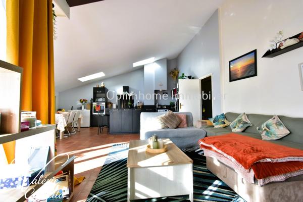 À vendre – Appartement T3 de 96 m² avec vue mer imprenable, garage et caves – Hyères centre-ville (83)