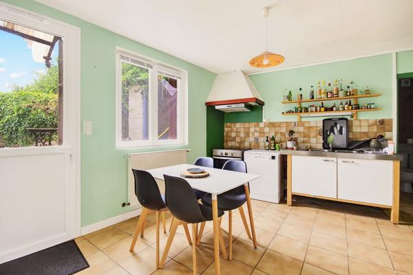 À deux pas du centre de Tréméloir - Maison en pierre de 125 m² à fort potentiel