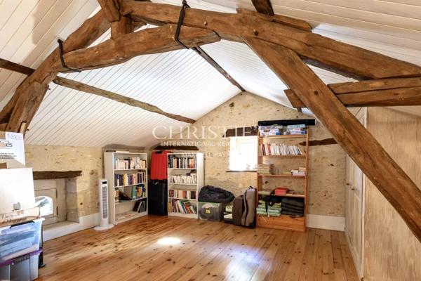 Propriété de Charme Rénovée avec Élégance au Cœur du Périgord