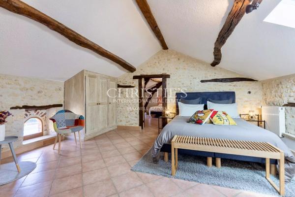 Propriété de Charme Rénovée avec Élégance au Cœur du Périgord