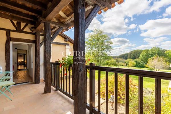 Propriété de Charme Rénovée avec Élégance au Cœur du Périgord