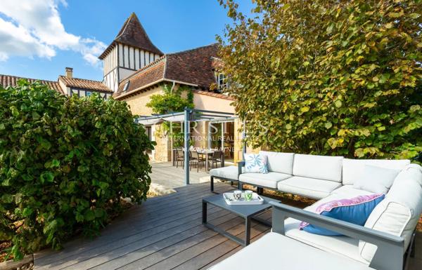 Propriété de Charme Rénovée avec Élégance au Cœur du Périgord