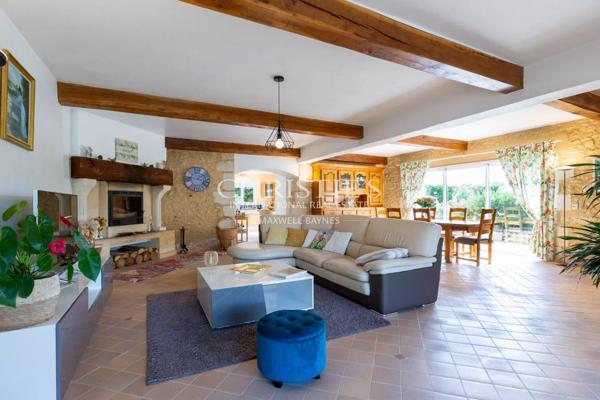 Propriété de Charme Rénovée avec Élégance au Cœur du Périgord