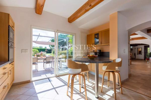 Propriété de Charme Rénovée avec Élégance au Cœur du Périgord