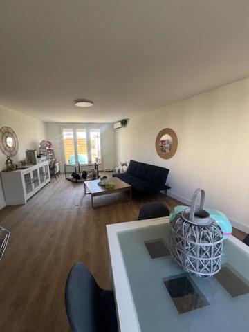 Vente                                                      Appartement
                        
                     4 pièces                      100 m2                     à Perpignan