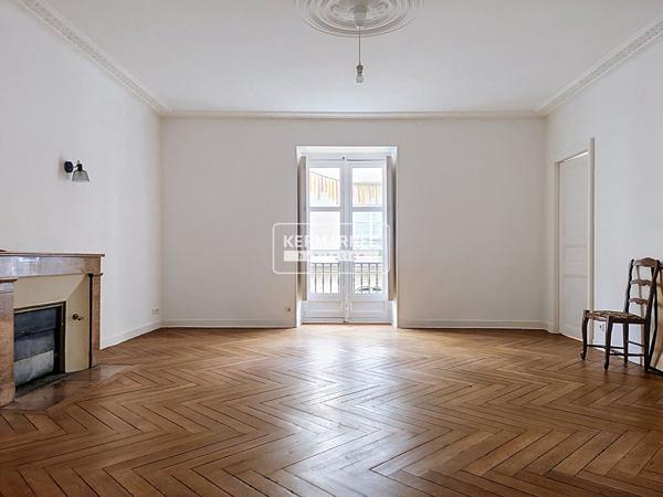 Appartement 2 pièces – 81 m² environ à Nantes (ref : 2016T)