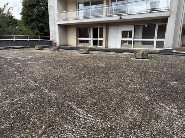 LILLE ST MAUR T4 de 122 m² + garage + terrasse de 220 m² ! 