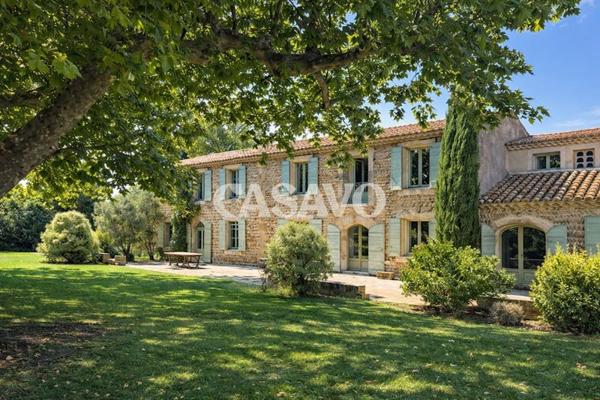 Vente Maison 8 pièces de 435m² - 13310 Saint-Martin-de-Crau