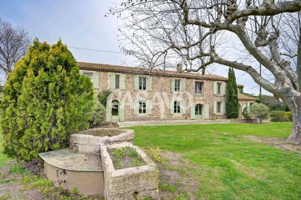 Vente Maison 8 pièces de 435m² - 13310 Saint-Martin-de-Crau
