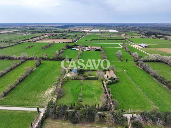 Vente Maison 8 pièces de 435m² - 13310 Saint-Martin-de-Crau
