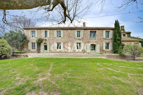 Vente Maison 8 pièces de 435m² - 13310 Saint-Martin-de-Crau
