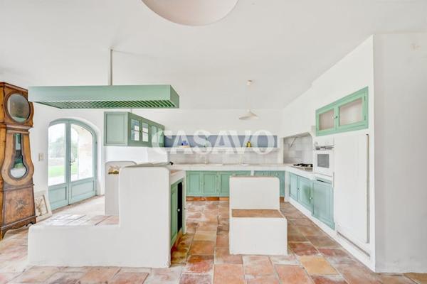 Vente Maison 8 pièces de 435m² - 13310 Saint-Martin-de-Crau