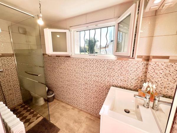 MAISON AVEC JARDIN ET GARAGE PROCHE CENTRE VILLE