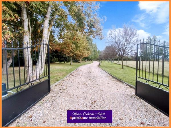 Magnifique propriété avec 2 maisons et piscine sur 3 hectares à 20 min de Bernay