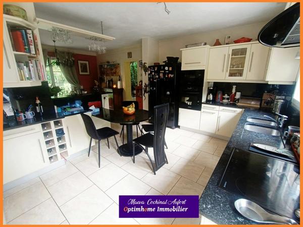 Magnifique propriété avec 2 maisons et piscine sur 3 hectares à 20 min de Bernay