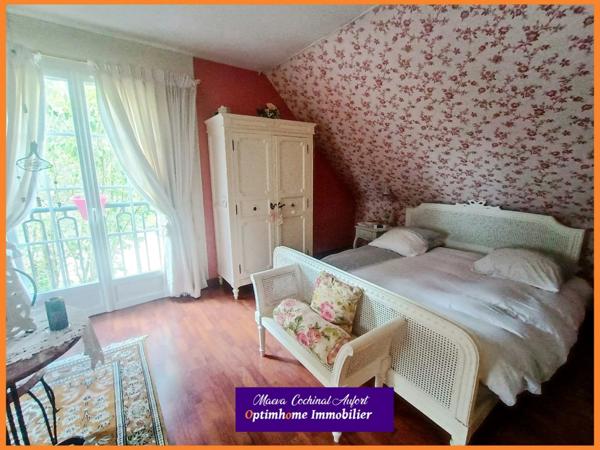 Magnifique propriété avec 2 maisons et piscine sur 3 hectares à 20 min de Bernay