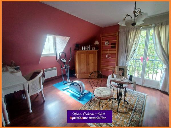 Magnifique propriété avec 2 maisons et piscine sur 3 hectares à 20 min de Bernay