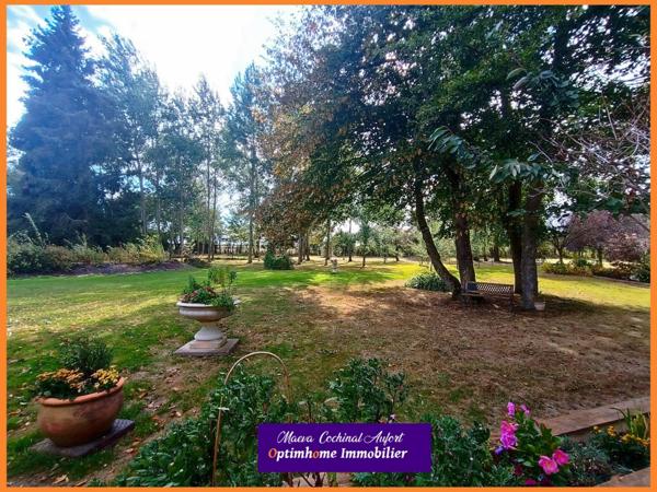 Magnifique propriété avec 2 maisons et piscine sur 3 hectares à 20 min de Bernay