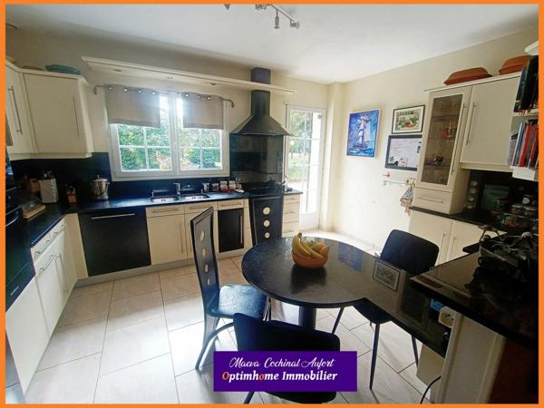 Magnifique propriété avec 2 maisons et piscine sur 3 hectares à 20 min de Bernay