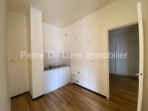 Appartement À louer 2 pièce(s) 70 m²