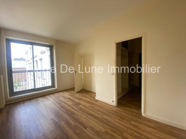 Appartement À louer 2 pièce(s) 70 m²