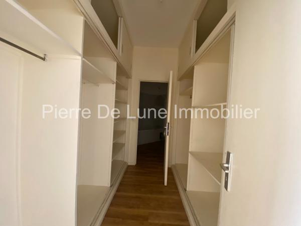 Appartement À louer 2 pièce(s) 70 m²