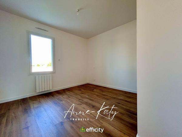 Maison
         5 pièces
        - 88 m² 299 900 € *