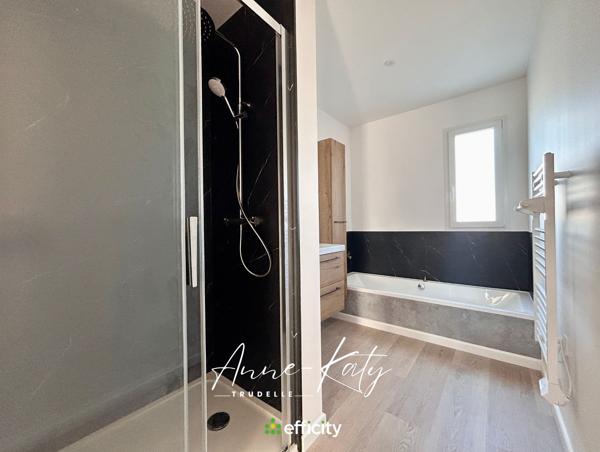 Maison
         5 pièces
        - 88 m² 299 900 € *