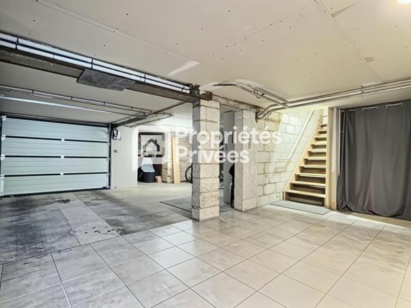 Maison T6/7 d'env. 165m² située au calme avec 4/5 ch., 2 garages fermés et piscine sur PERIGUEUX (24000)