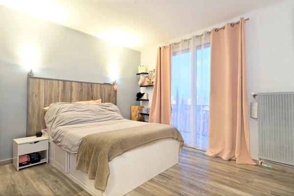 Lunel - Grand appartement lumineux 5 pièces de 115 m² à 15 min de la mer