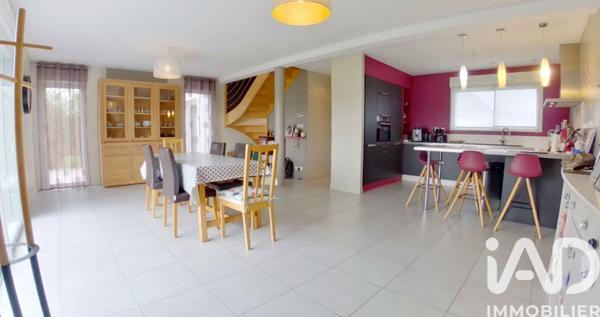 Maison à vendre 7 pièces 145 m² Châlons-du-Maine
