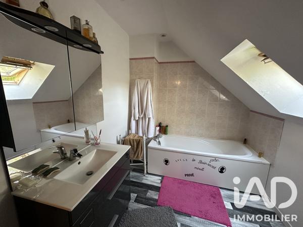 Maison à vendre 5 pièces 96,59 m² Saint-Rémy-de-Sillé