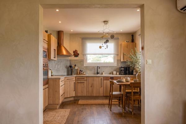 Appartement traversant avec vues et balcons au dernier étage avec ascenseur