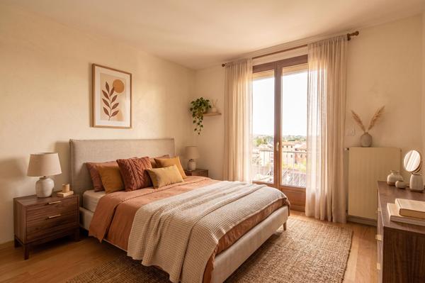 Appartement traversant avec vues et balcons au dernier étage avec ascenseur