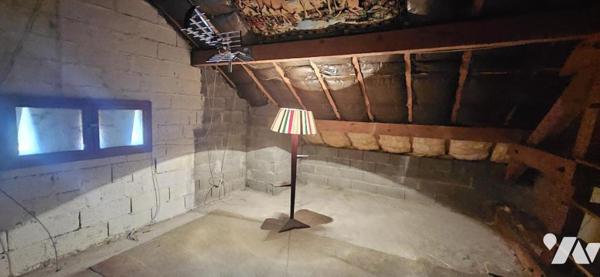 Dans un village calme maison a fort potentiel
