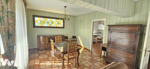 Dans un village calme maison a fort potentiel