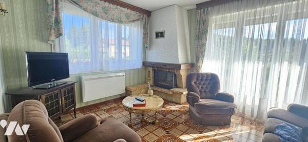 Dans un village calme maison a fort potentiel