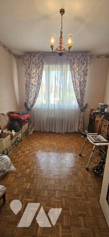 Dans un village calme maison a fort potentiel