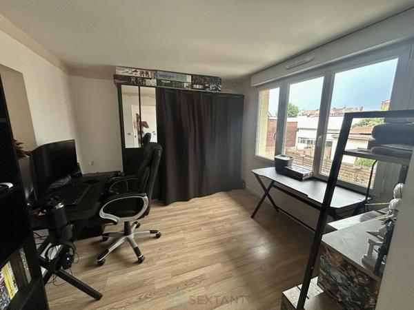 Jolie maison sur secteur calme proche de toutes commodités.