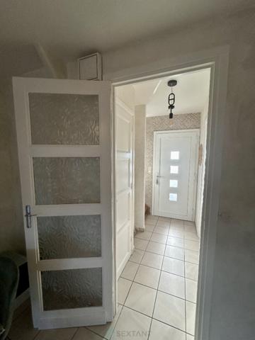 Jolie maison sur secteur calme proche de toutes commodités.