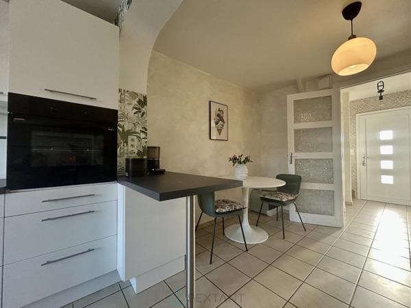 Jolie maison sur secteur calme proche de toutes commodités.