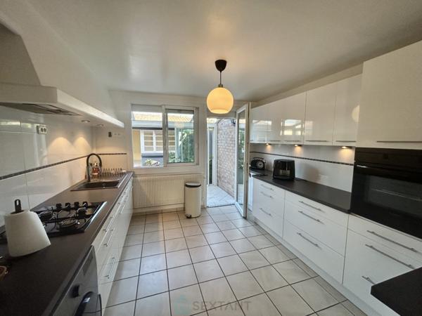 Jolie maison sur secteur calme proche de toutes commodités.