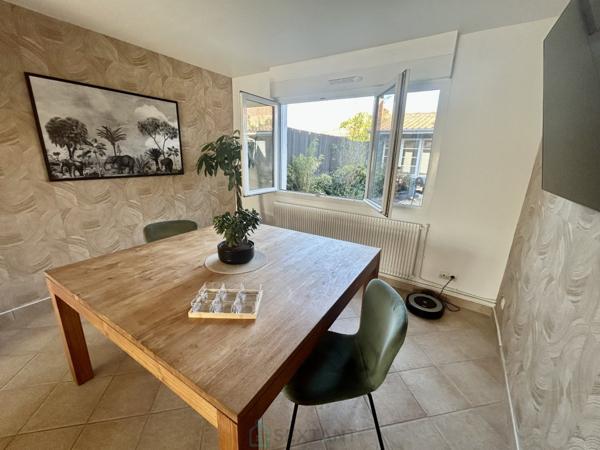 Jolie maison sur secteur calme proche de toutes commodités.