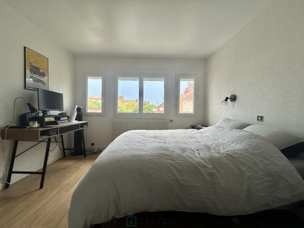 Jolie maison sur secteur calme proche de toutes commodités.