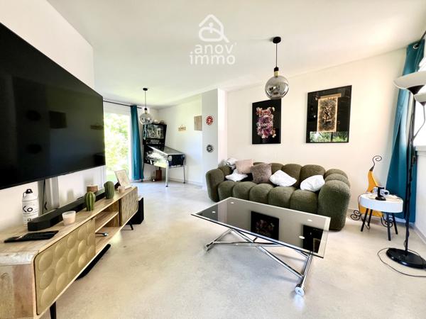 Appartement
                                                                                                                                                                                                                                                                                                                        4 pièce(s)                                                                                                                                                                                                          3 chambre(s)                                                                                                                                                                                                          84.6  m²