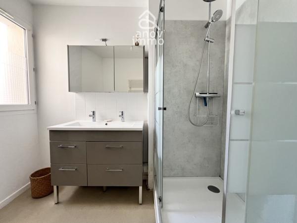 Appartement
                                                                                                                                                                                                                                                                                                                        4 pièce(s)                                                                                                                                                                                                          3 chambre(s)                                                                                                                                                                                                          84.6  m²