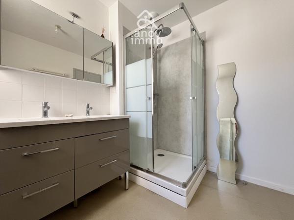 Appartement
                                                                                                                                                                                                                                                                                                                        4 pièce(s)                                                                                                                                                                                                          3 chambre(s)                                                                                                                                                                                                          84.6  m²