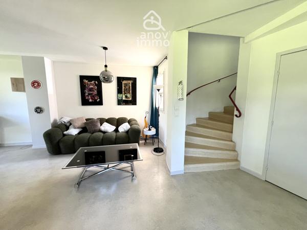 Appartement
                                                                                                                                                                                                                                                                                                                        4 pièce(s)                                                                                                                                                                                                          3 chambre(s)                                                                                                                                                                                                          84.6  m²